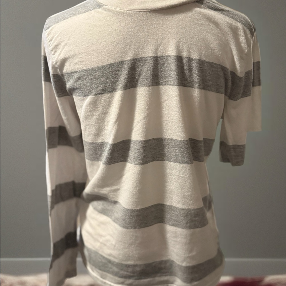 Urban Pipeline Ultimate Tee in Gray and White